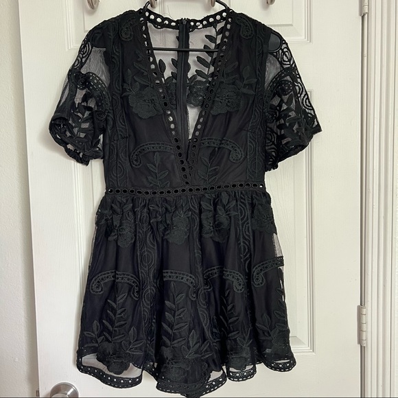L'Atiste By Amy | Black Lace Embroidered Romper - Picture 2 of 8